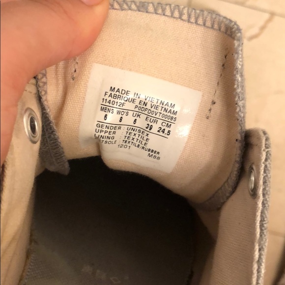 Gray Low top converses size 8 - Picture 7 of 7